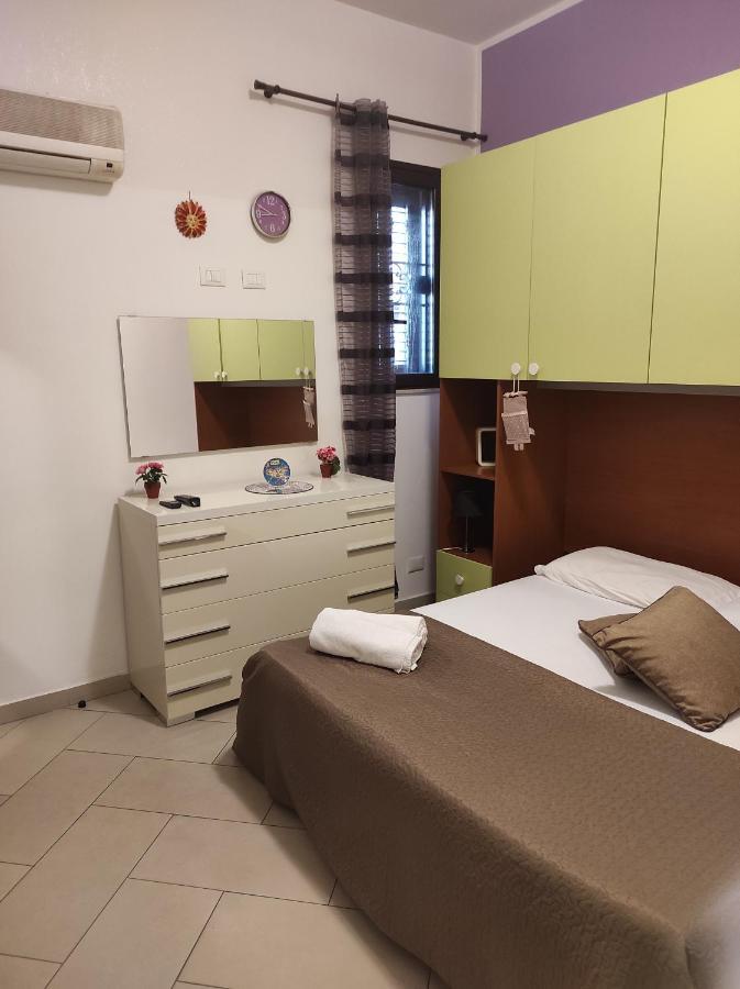 Private Studios - Monolocale Privato Palermo Luaran gambar